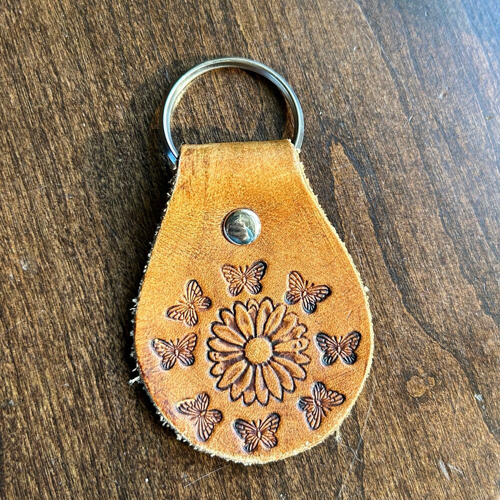 CLASSIC COUNTRY MEDALLION HAND-TOOLED KEY FOB flower butterfly